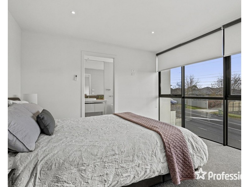 5 Belsay Chase, Chirnside Park VIC 3116