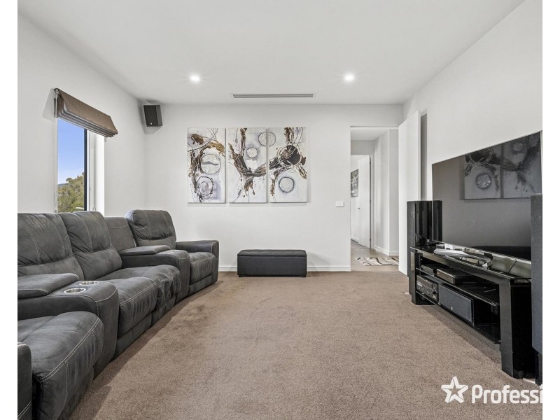 7 Chevalier Crescent, Mooroolbark VIC 3138