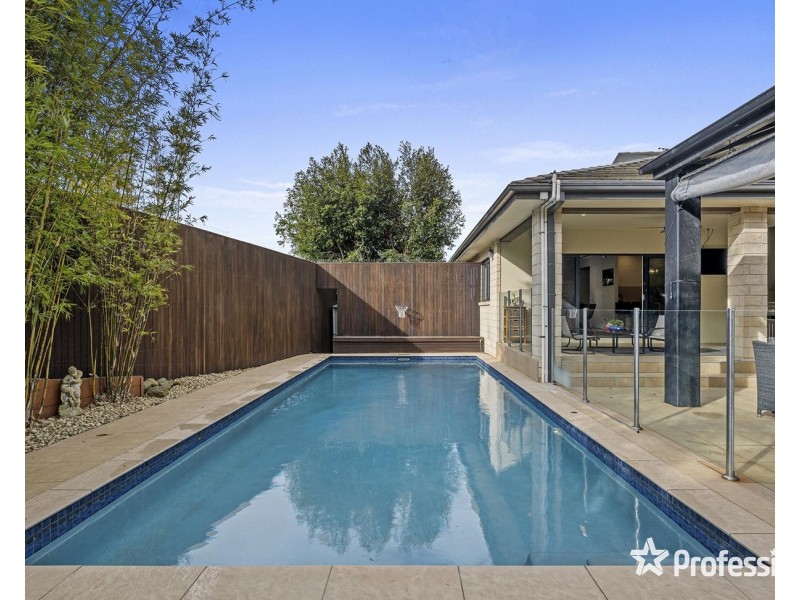 7 Chevalier Crescent, Mooroolbark VIC 3138