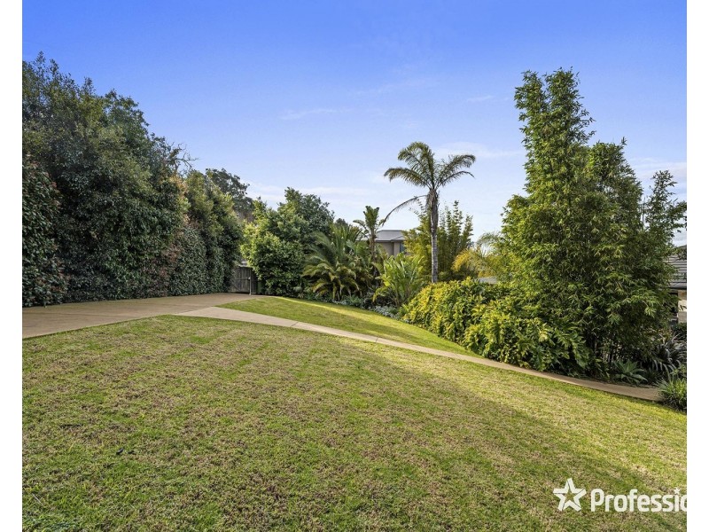 7 Chevalier Crescent, Mooroolbark VIC 3138