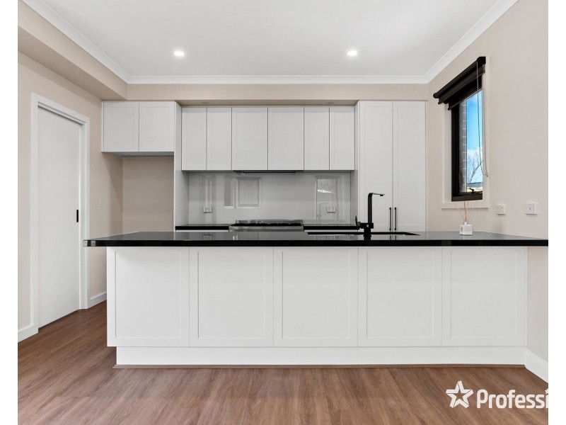 5a Greenville Street, Mooroolbark VIC 3138