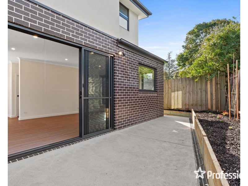 5a Greenville Street, Mooroolbark VIC 3138