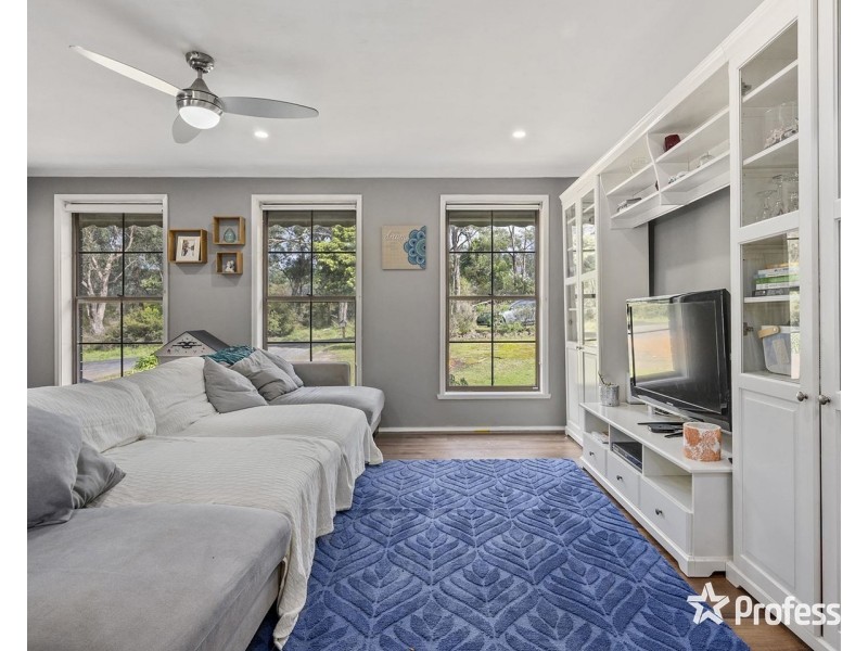 7 Norman Berry Drive, Seville VIC 3139