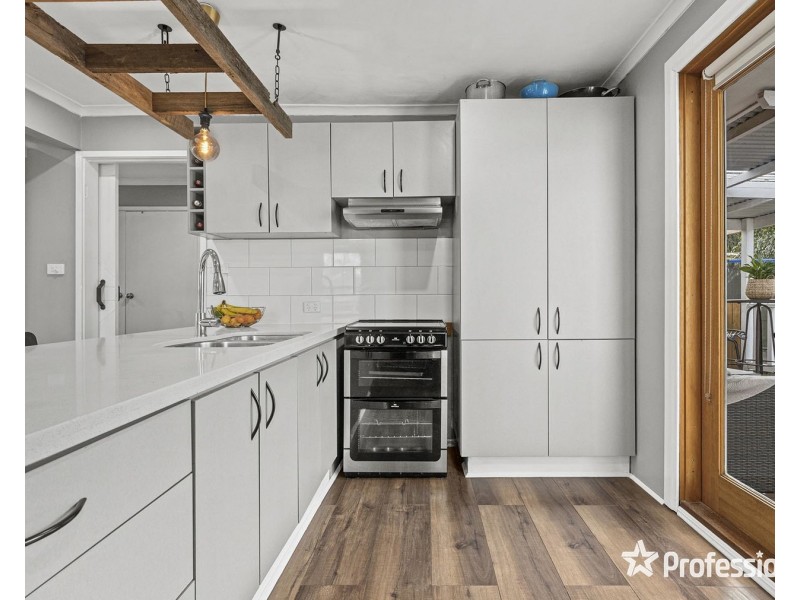 7 Norman Berry Drive, Seville VIC 3139