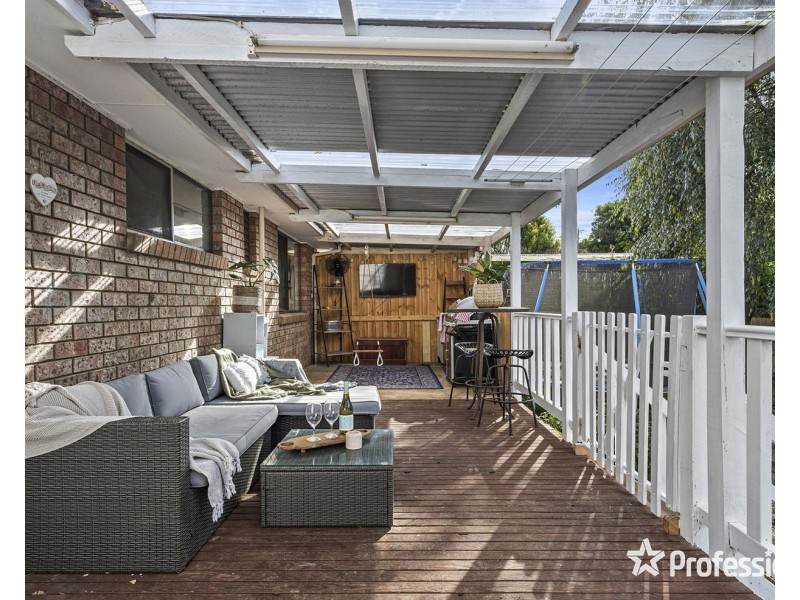 7 Norman Berry Drive, Seville VIC 3139