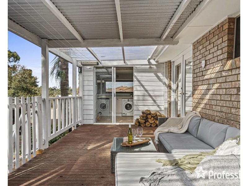 7 Norman Berry Drive, Seville VIC 3139