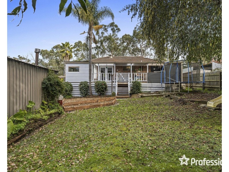 7 Norman Berry Drive, Seville VIC 3139