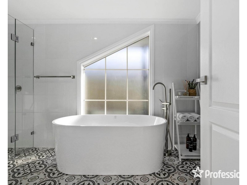 13 Edward Street, Healesville VIC 3777