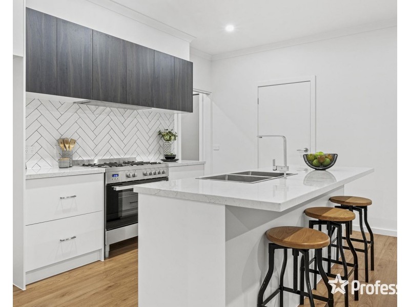 2a, 2b and 2c Tennyson Avenue, Kilsyth VIC 3137