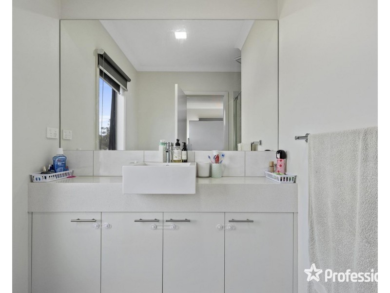 14 Recess Concourse, Mooroolbark VIC 3138