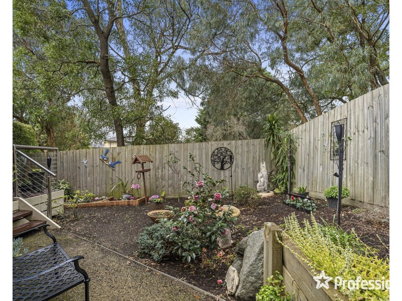 10/25-27 Canterbury Road, Montrose VIC 3765