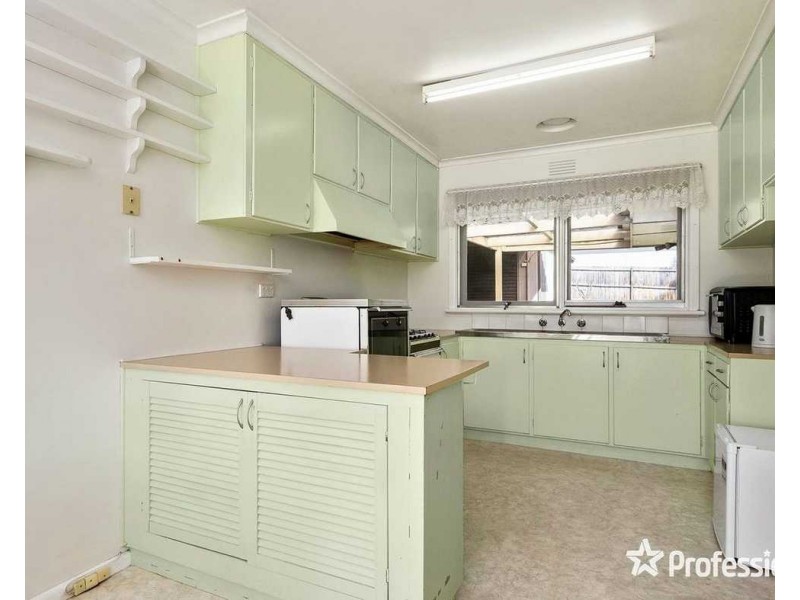 230  Hull Road, Mooroolbark VIC 3138