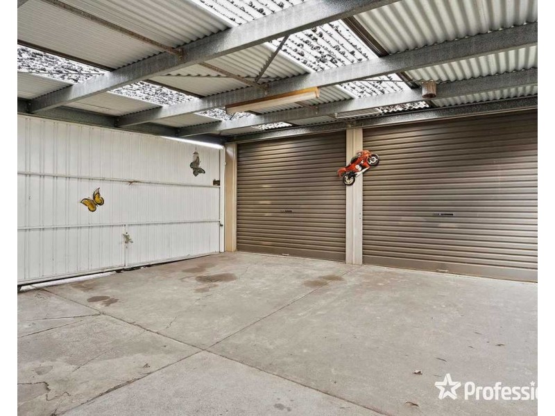 230  Hull Road, Mooroolbark VIC 3138