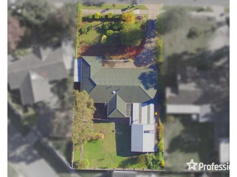 230  Hull Road, Mooroolbark VIC 3138