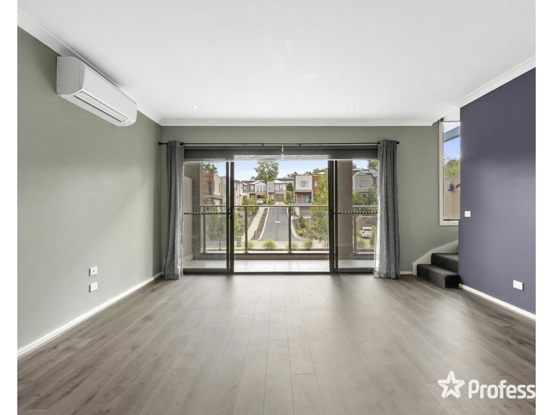 14 Lithgow Way, Mooroolbark VIC 3138