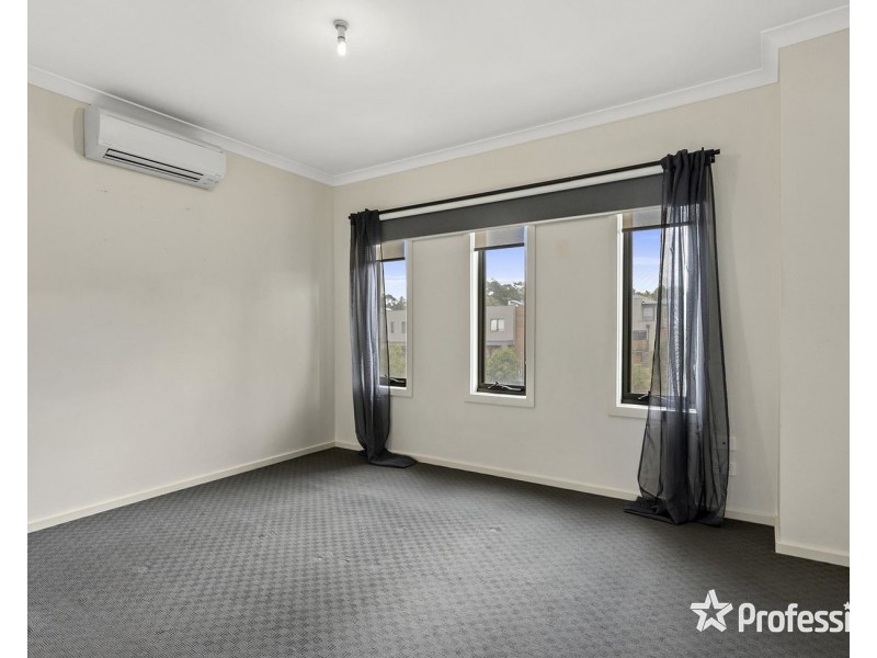 14 Lithgow Way, Mooroolbark VIC 3138