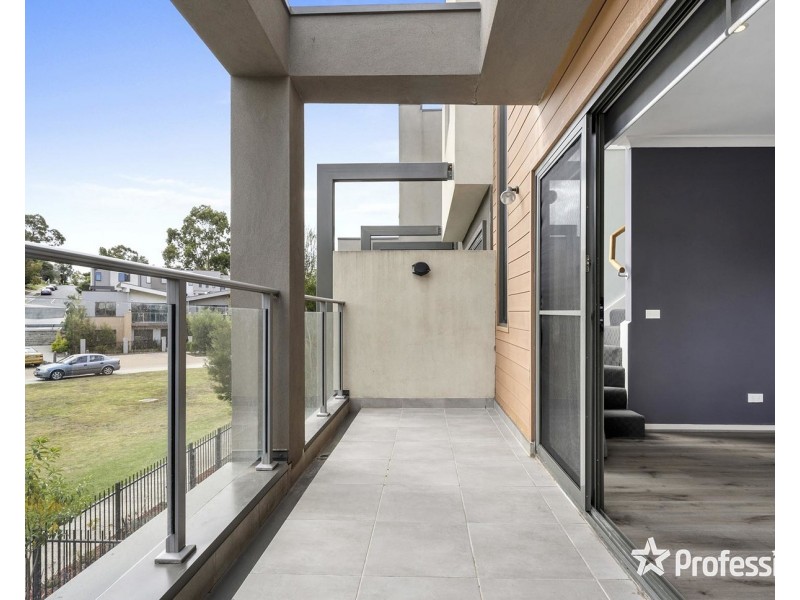 14 Lithgow Way, Mooroolbark VIC 3138