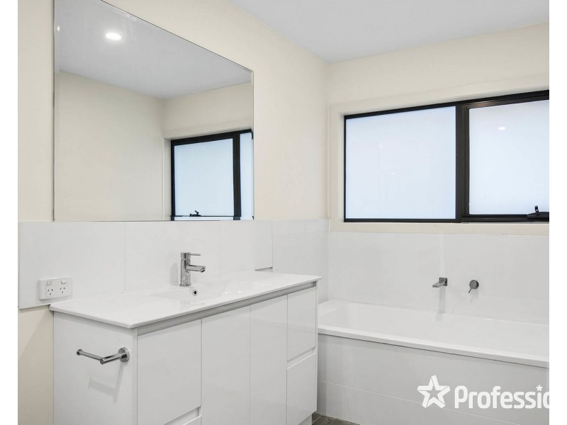 81A Esther Crescent, Mooroolbark VIC 3138