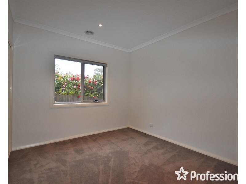 12a Saxon Drive, Mooroolbark VIC 3138