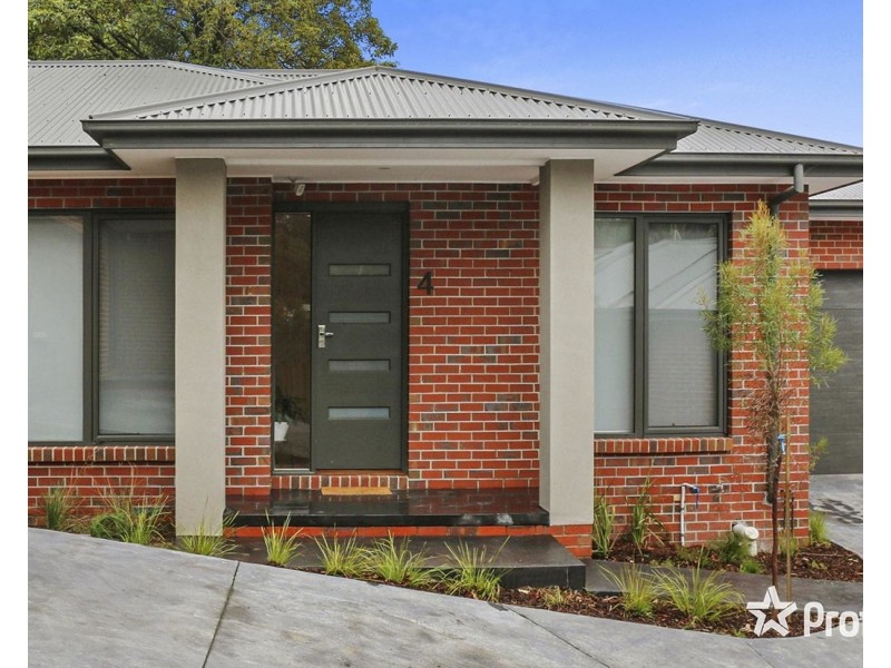4 Osmaston Place, Mount Evelyn VIC 3796