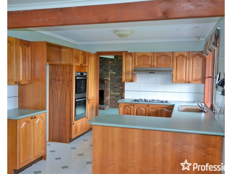 63 Landscape Drive, Mooroolbark VIC 3138