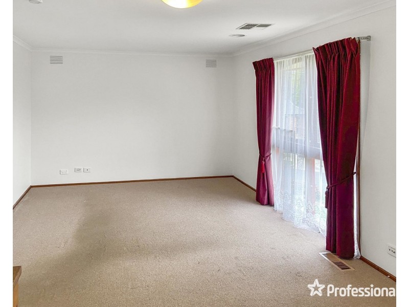 25 Shadowplay Road, Mooroolbark VIC 3138