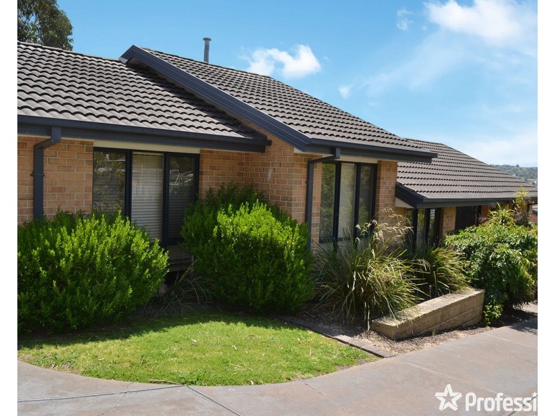 2/5 Humber Road, Croydon VIC 3136