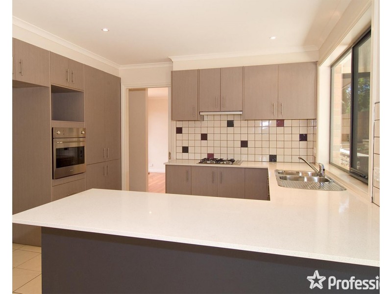 2/5 Humber Road, Croydon VIC 3136