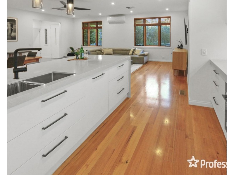 10 Montgomery Court, Kilsyth VIC 3137