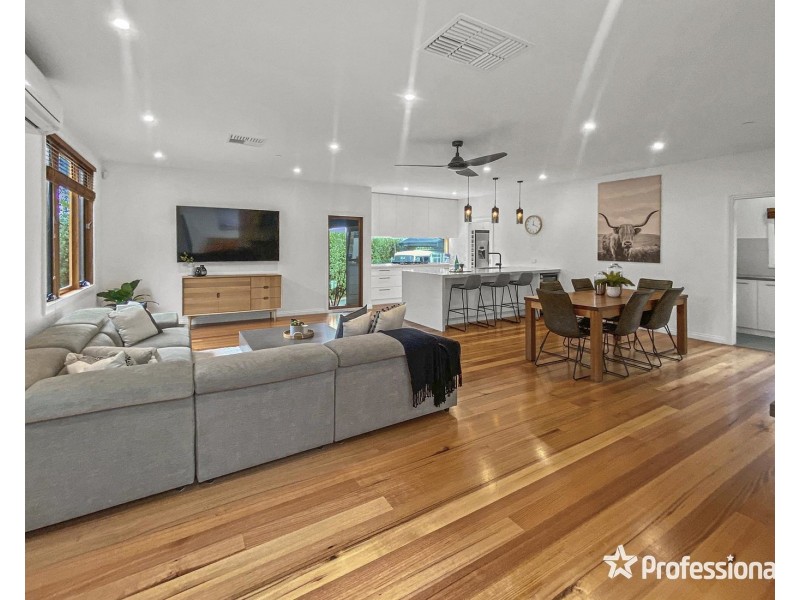 10 Montgomery Court, Kilsyth VIC 3137