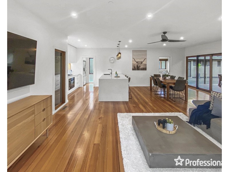 10 Montgomery Court, Kilsyth VIC 3137