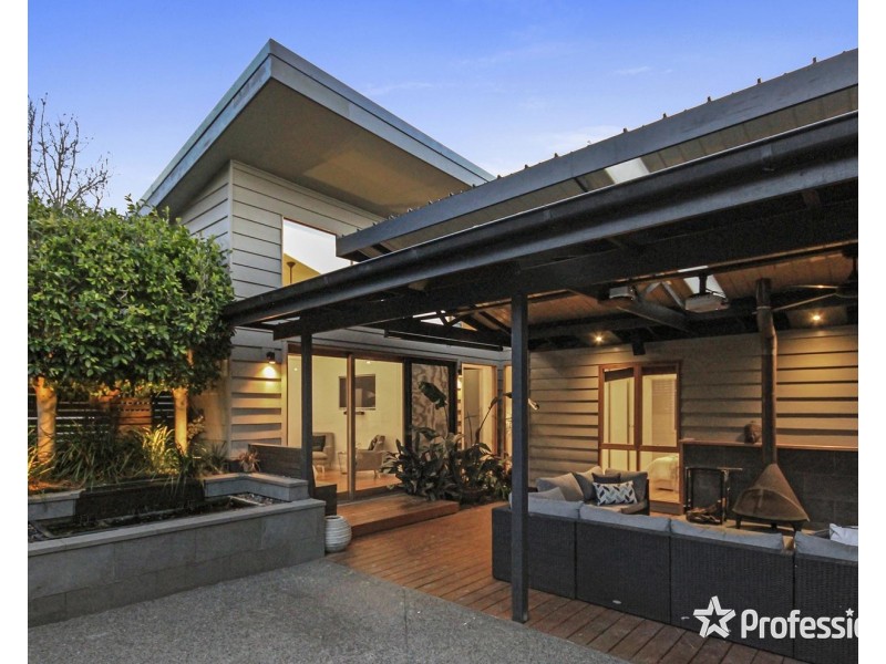 10 Montgomery Court, Kilsyth VIC 3137