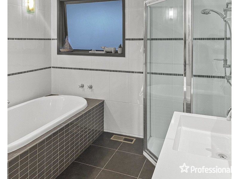 14 Raleigh Street, Seville VIC 3139