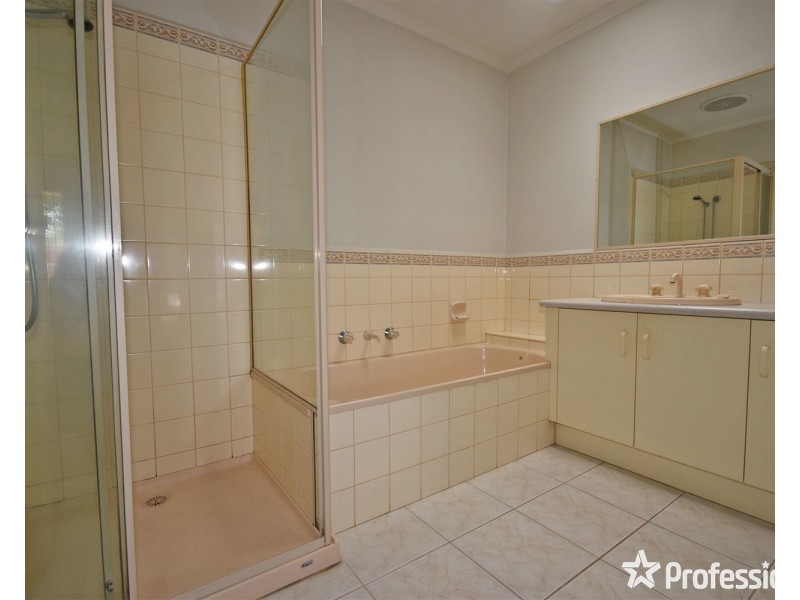 1/108 Sherlock Road, Mooroolbark VIC 3138