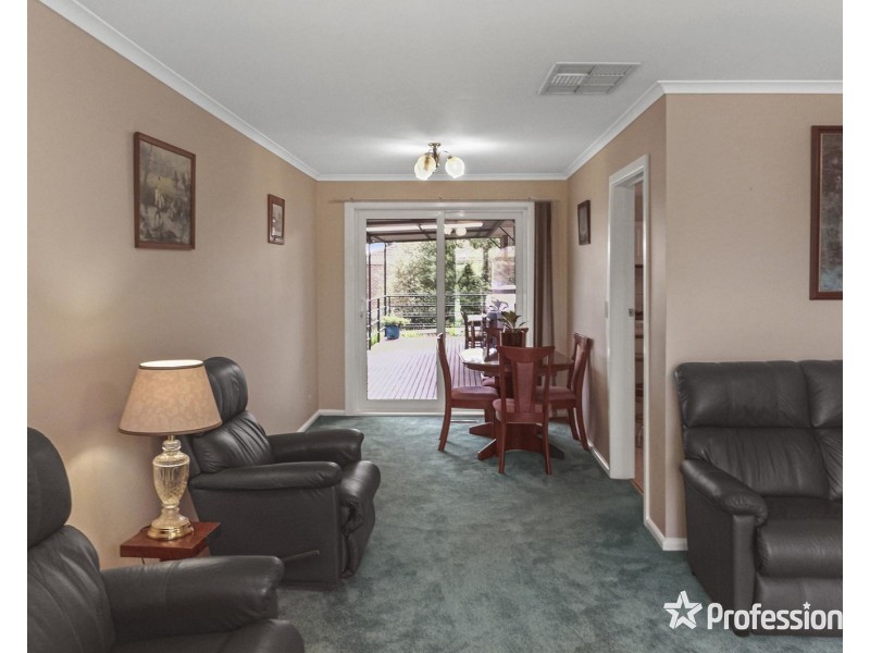 16 Sunnyridge Court, Chirnside Park VIC 3116