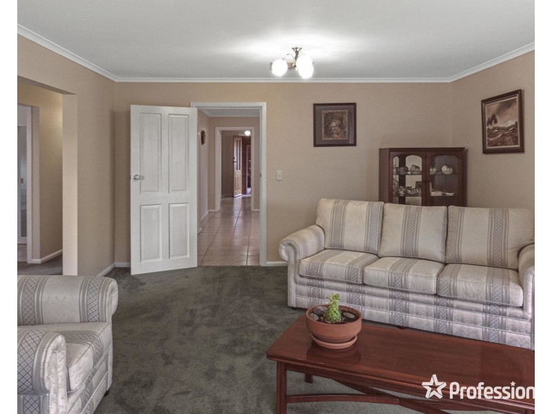 16 Sunnyridge Court, Chirnside Park VIC 3116