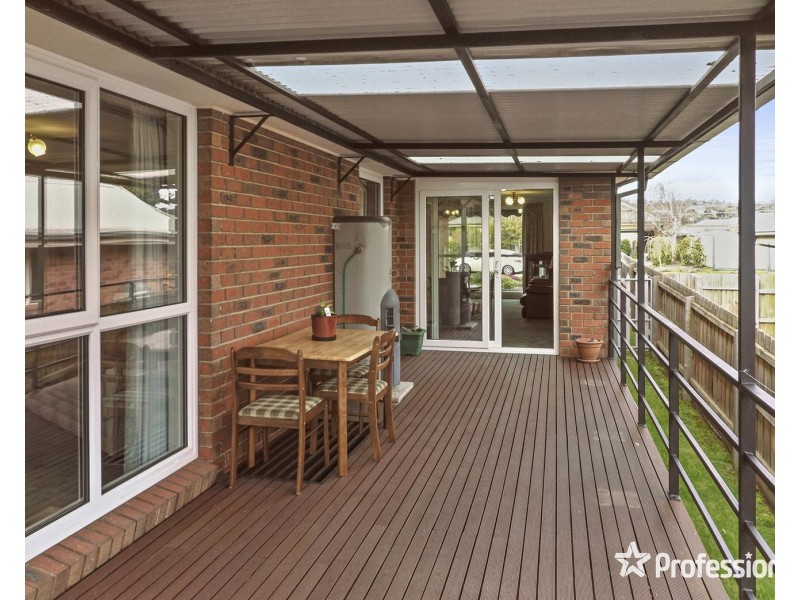 16 Sunnyridge Court, Chirnside Park VIC 3116