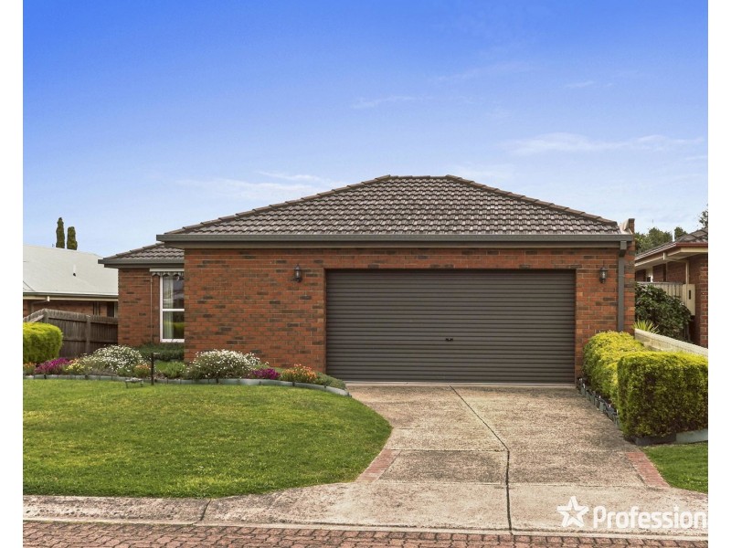 16 Sunnyridge Court, Chirnside Park VIC 3116