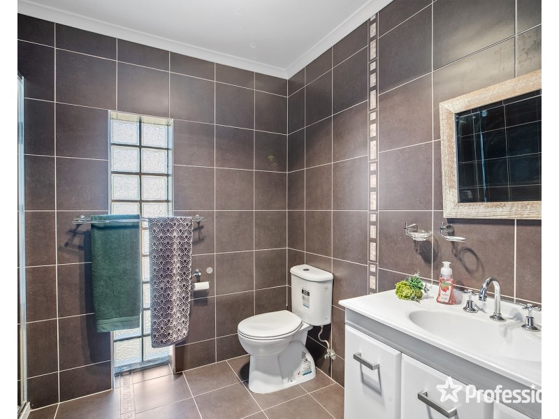 76 Cardigan Road, Mooroolbark VIC 3138