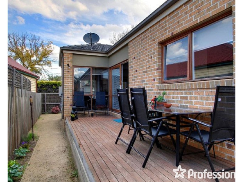 1/6 Deschamps Street, Lilydale VIC 3140