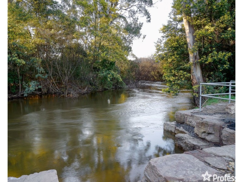 2170 Warburton Highway, Launching Place VIC 3139