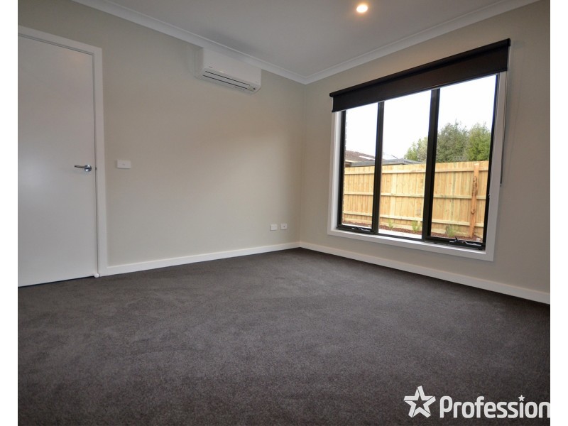 2/12 Wordsworth Street, Mooroolbark VIC 3138