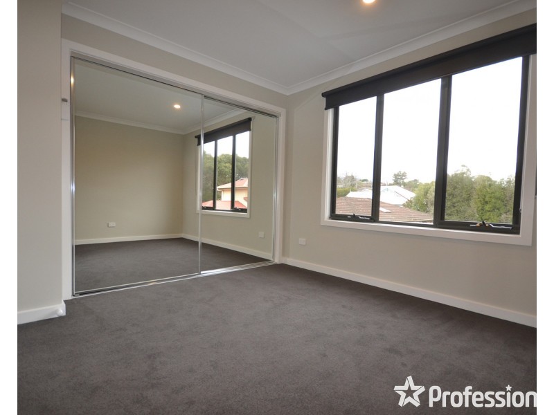 2/12 Wordsworth Street, Mooroolbark VIC 3138