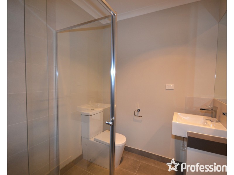 2/12 Wordsworth Street, Mooroolbark VIC 3138