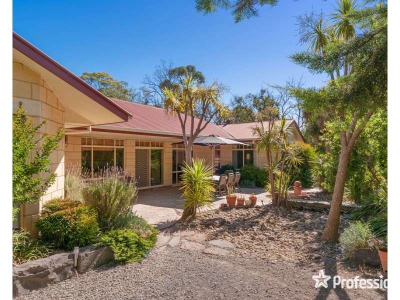 30 Denval Place, Mooroolbark VIC 3138