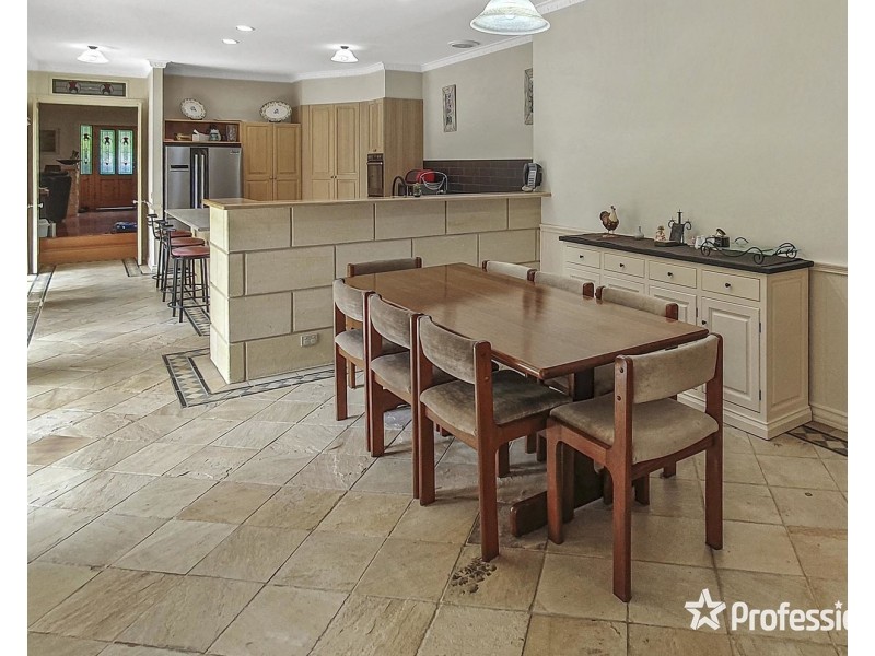 30 Denval Place, Mooroolbark VIC 3138