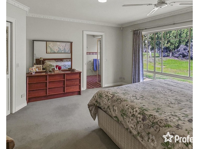 30 Denval Place, Mooroolbark VIC 3138