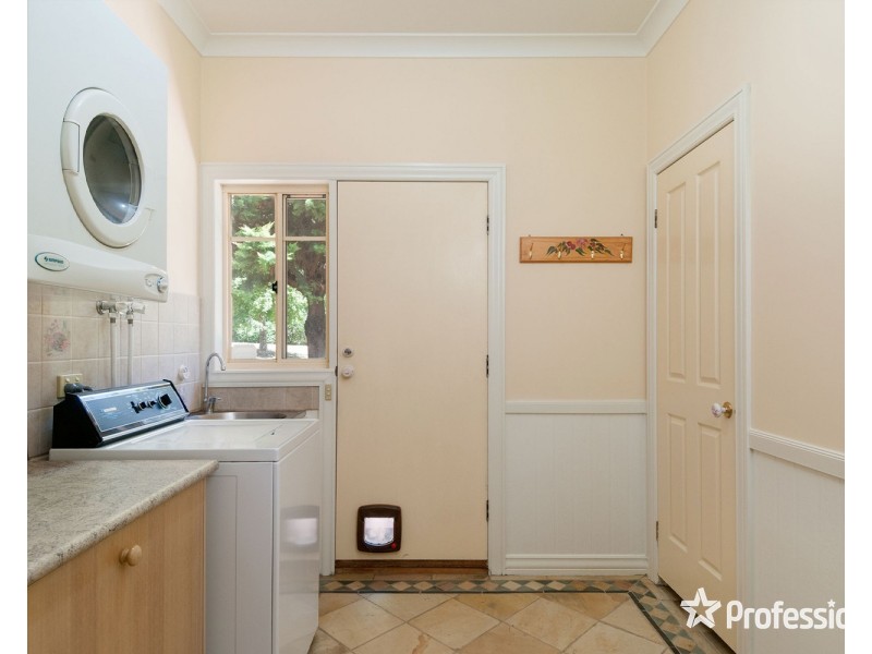 30 Denval Place, Mooroolbark VIC 3138