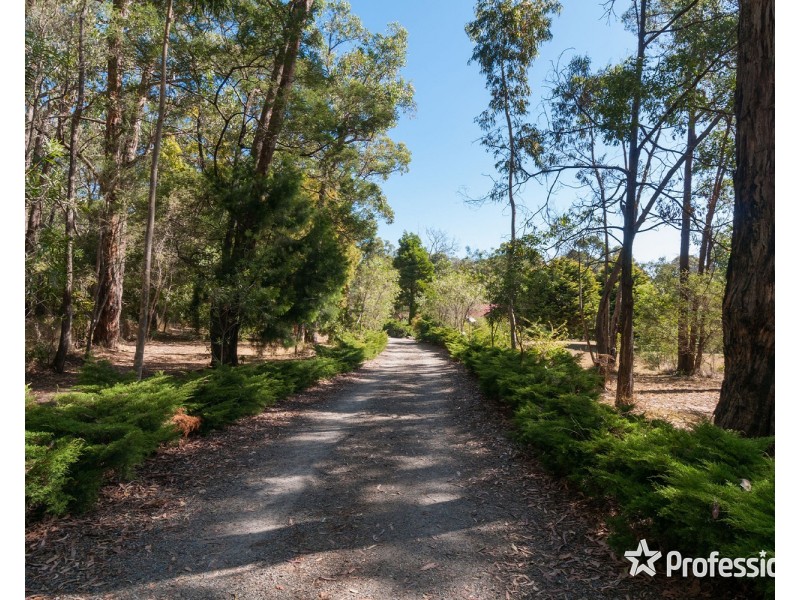 30 Denval Place, Mooroolbark VIC 3138