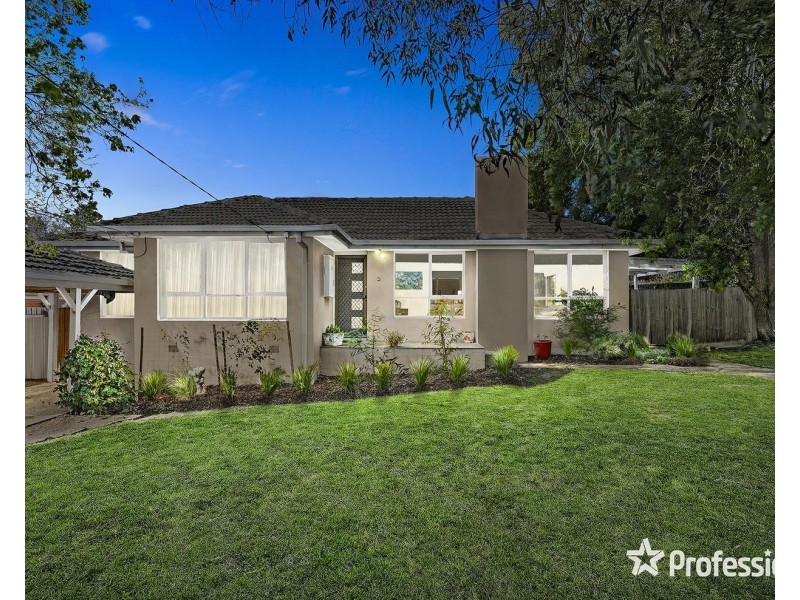 2 Gardenia Street, Croydon South VIC 3136
